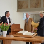 Eduard Moser bedankt sich beim Ehepaar Beljean für die geleistete Arbeit.